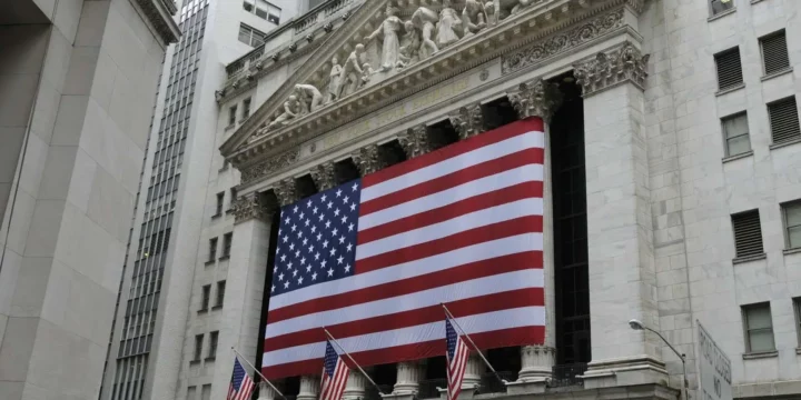 Wall street opened 24/7: an opportunity or a threat?